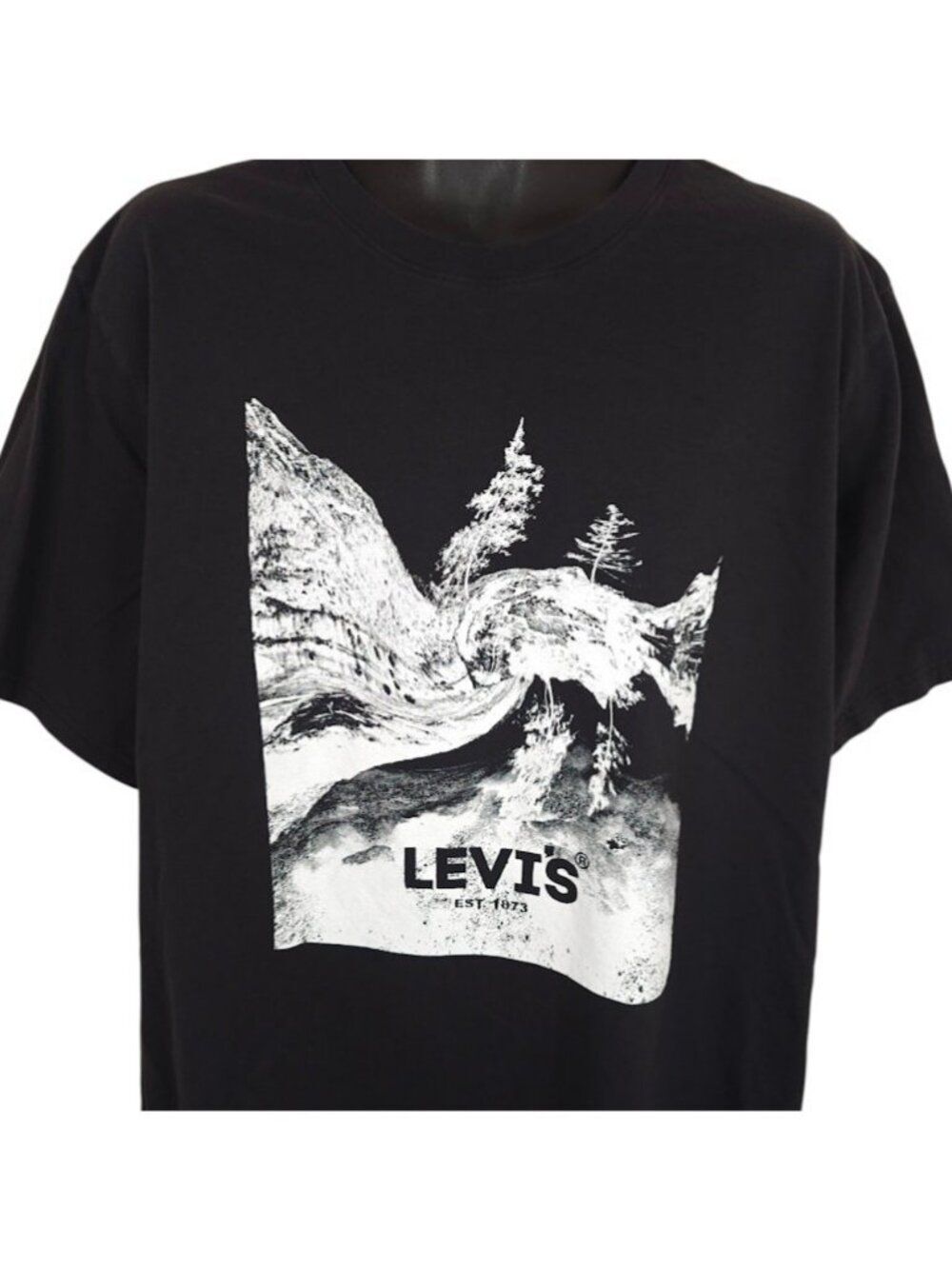 Levis T Shirt Mens Size 2XL Black Levi Strauss And Company Mountain Trees